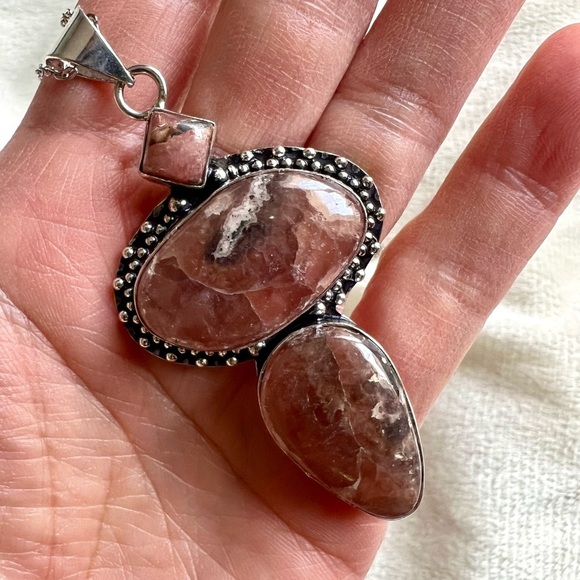 925 TRIPLE LOVE Rhodonite Pendant Necklace - Picture 2 of 9